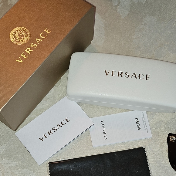 Versace Brown Sunglasses with White Case And Box - Picture 4 of 11